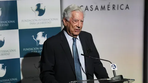 Madrid concede su Medalla Internacional de las Artes a Mario Vargas Llosa con carácter honorífico y a título póstumo