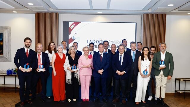 Foto de familia de los premiados en los I Premios La Razón Castilla La Mancha
