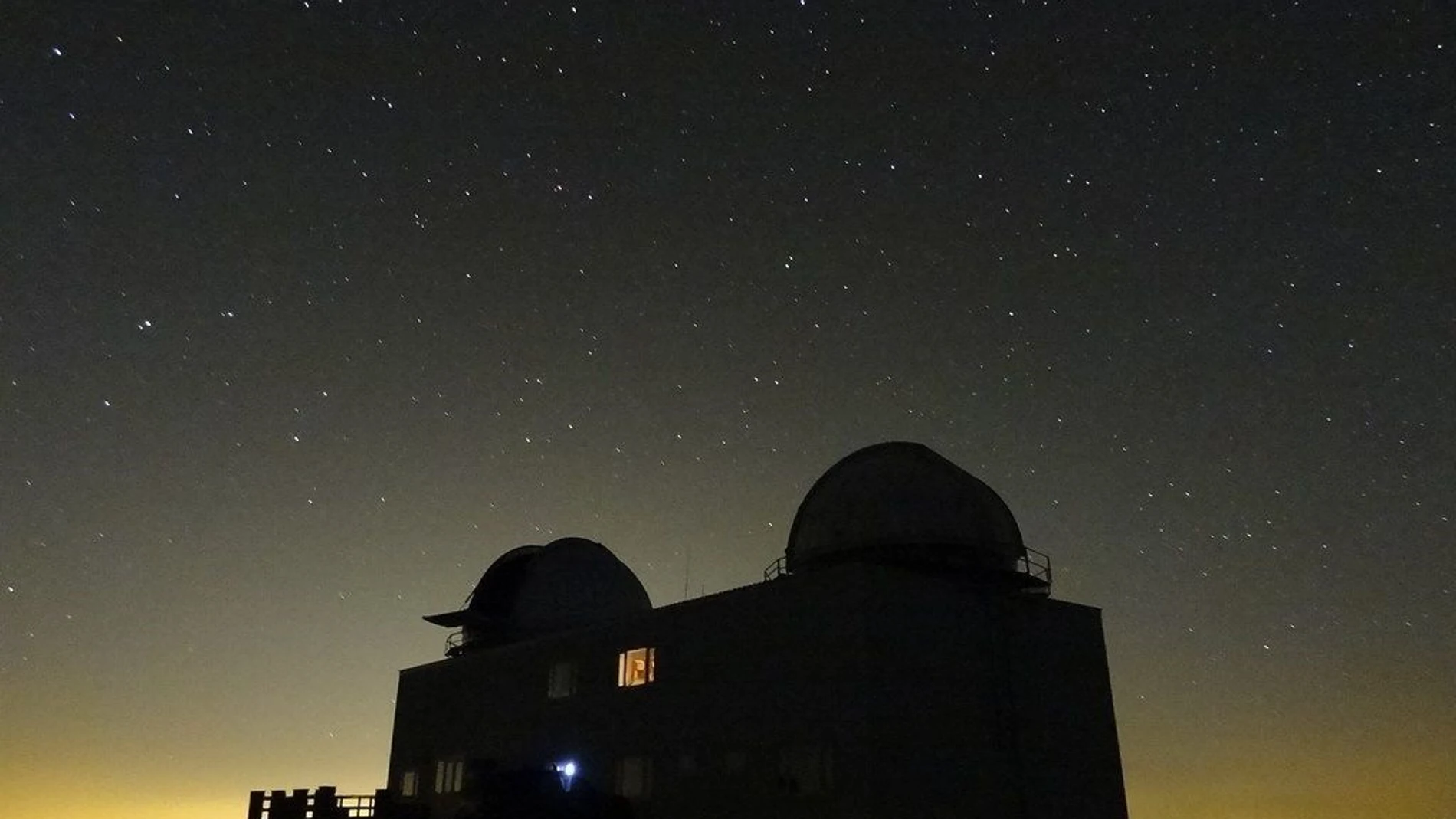 Un planeta gigante hallado alrededor de una estrella diminuta cuestiona las teorías de la formación planetaria