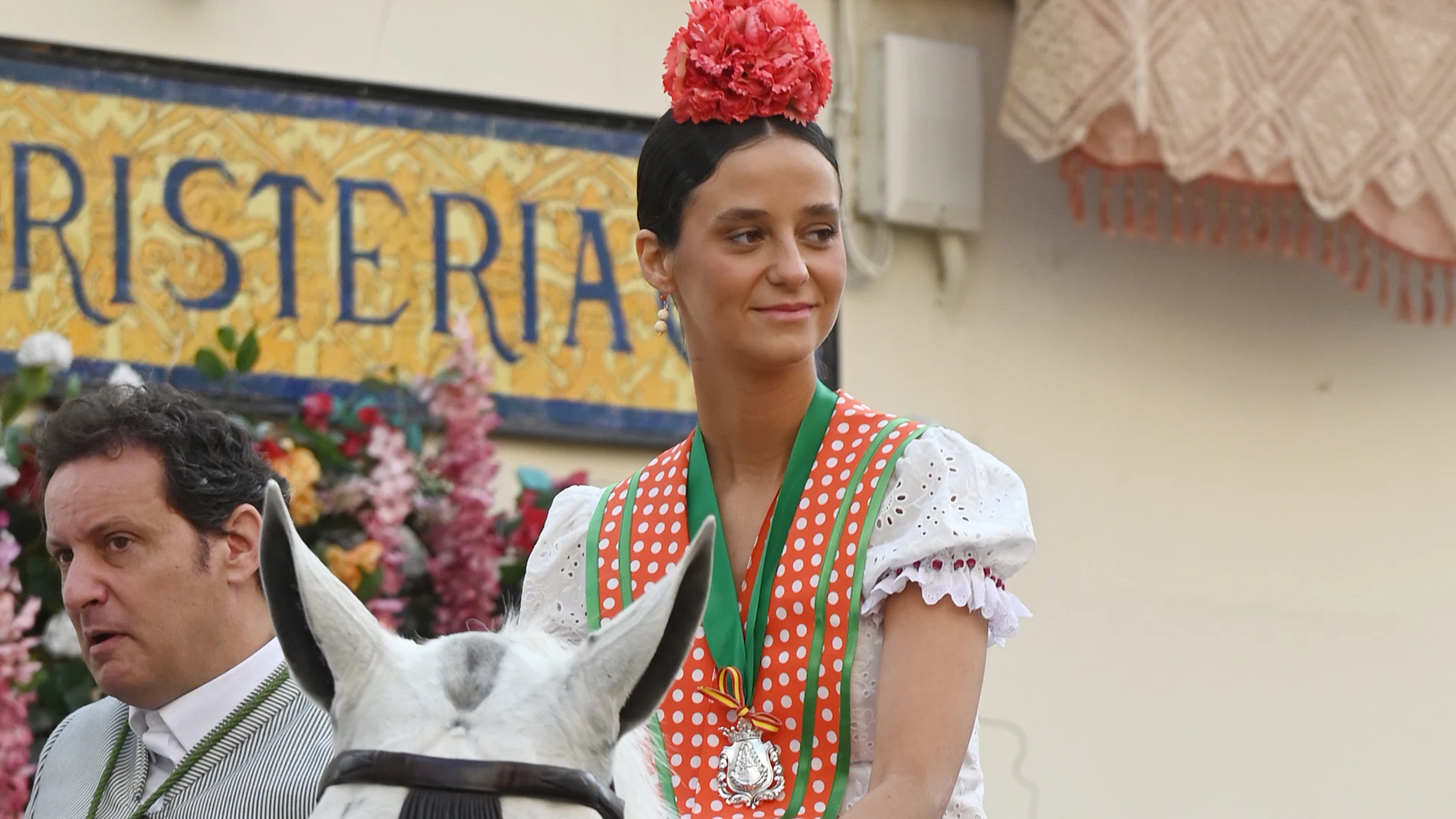 Victoria Federica y su look en el inicio del Camino del Rocío.
