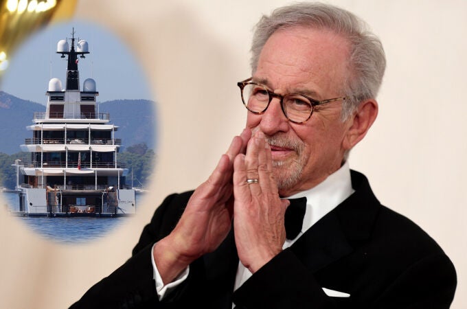 Steven Spielberg junto a su megayate de lujo, Seven Seas