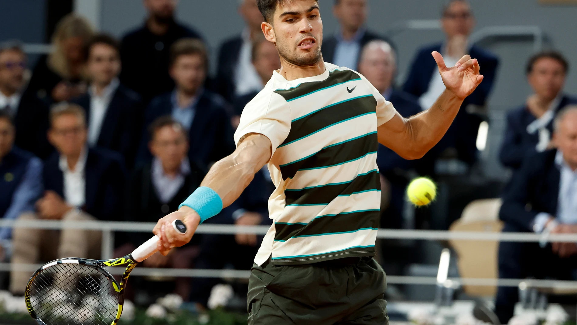 Carlos Alcaraz of Spain during day 10 of Roland-Garros 2025, French Open, Grand Slam tennis tournament on June 3, 2025 at Roland-Garros stadium in Paris, France - Photo Jean Catuffe / DPPI AFP7 03/06/2025 ONLY FOR USE IN SPAIN