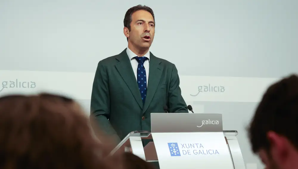 Dimite el conselleiro de Mar, Alfonso Villares, investigado por agresión sexual