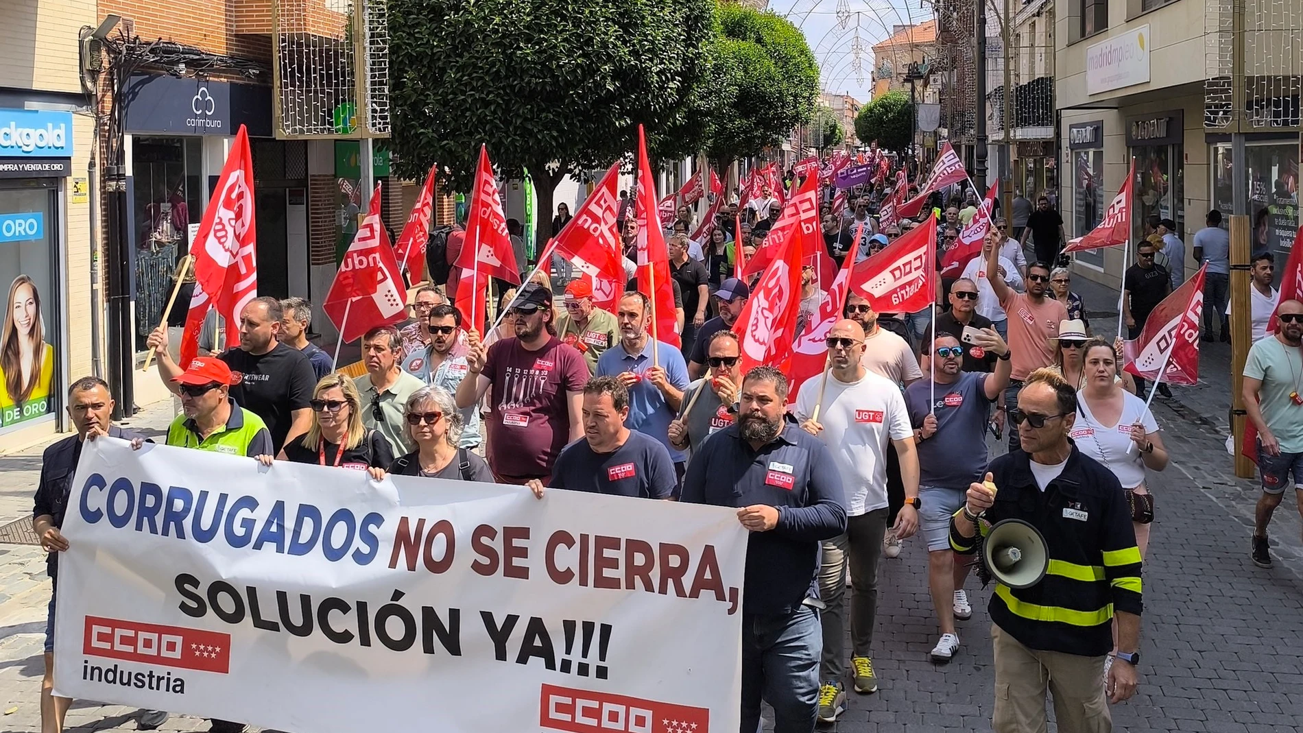 Corrugados manifestación GetafeREMITIDA / HANDOUT por CCOO COMARCA SURFotografía remitida a medios de comunicación exclusivamente para ilustrar la noticia a la que hace referencia la imagen, y citando la procedencia de la imagen en la firma04/06/2025