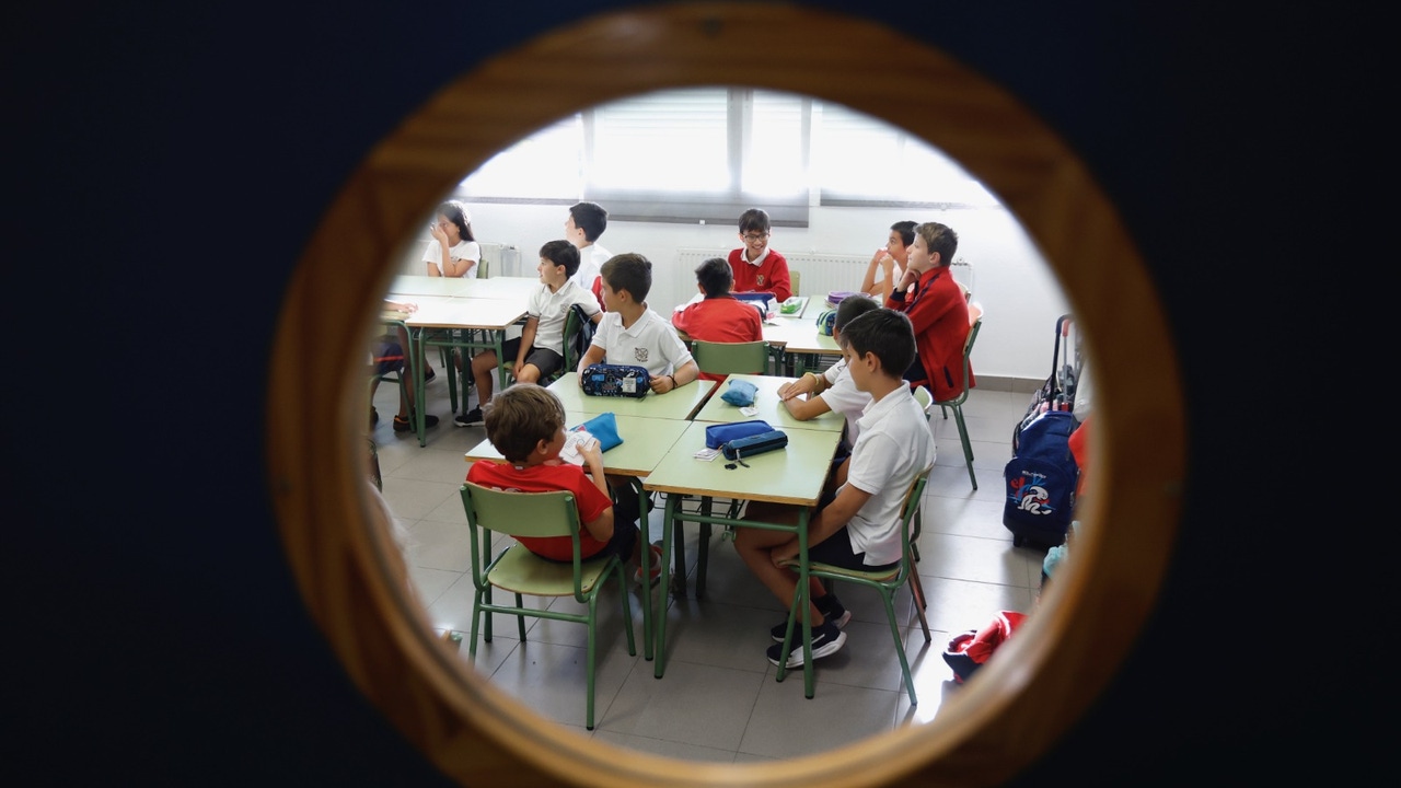 ¡Alerta en las aulas! Las redes sociales, el verdadero problema de salud mental en los estudiantes (y no las drogas)