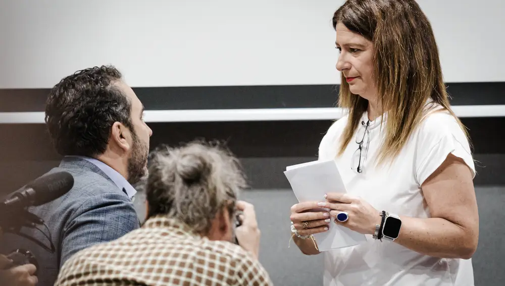 La exconcejal socialista Leire Díez comparece tras darse de baja como afiliada del PSOE