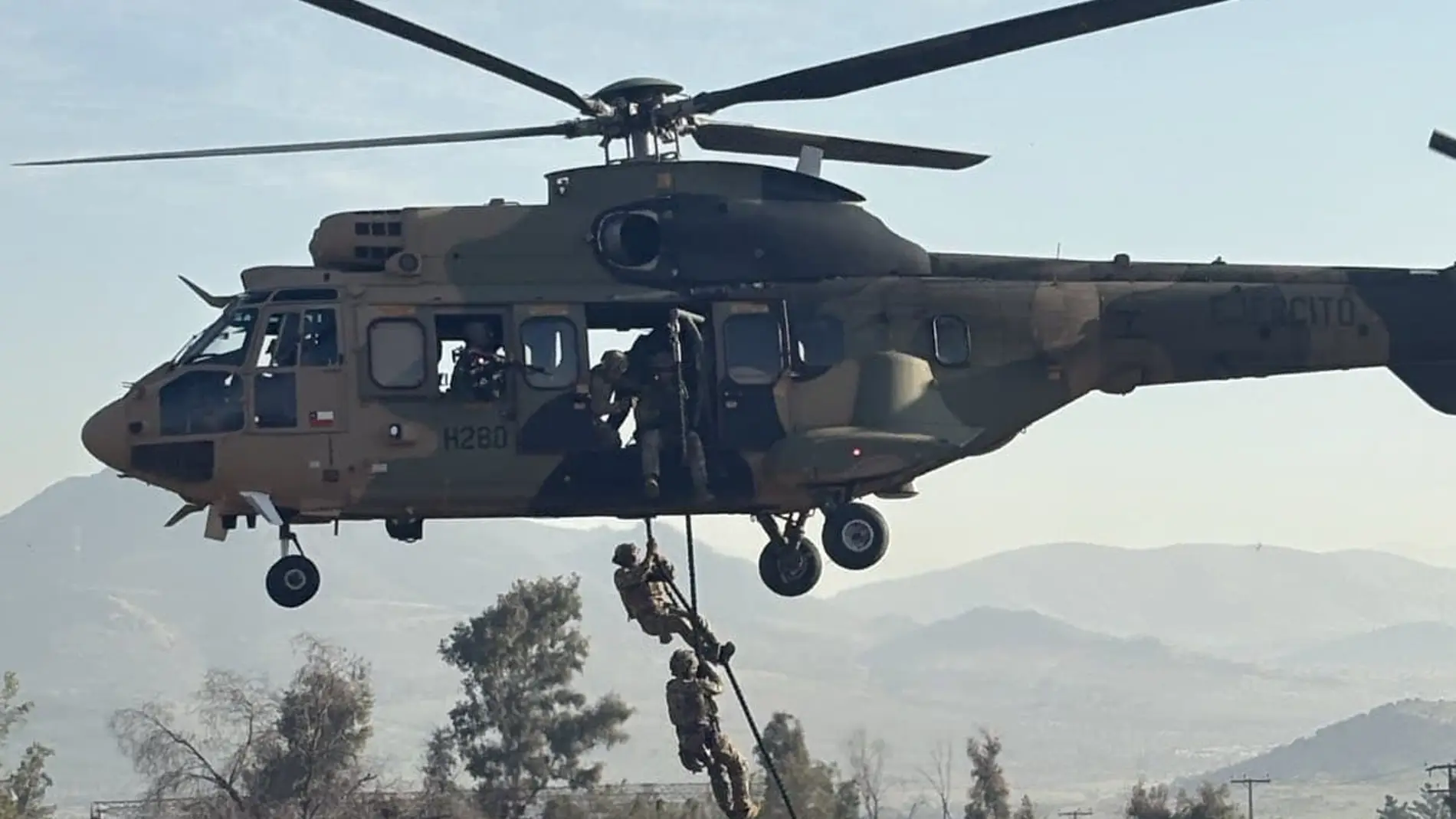 Un helicóptero "Estrella Austral 25"