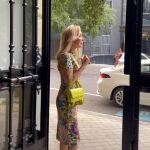 Carmen Lomana con el bolso viral.