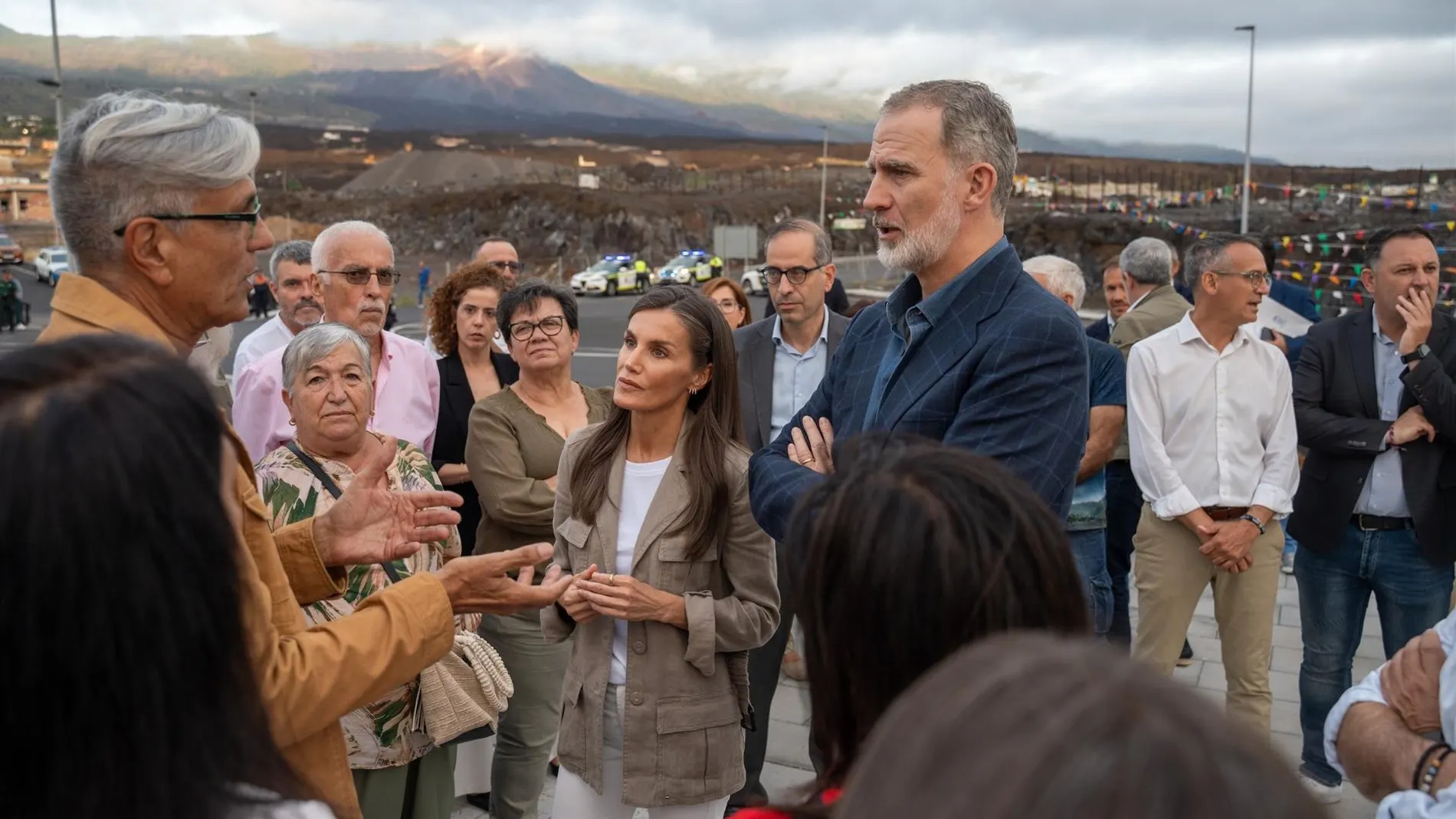 Los Reyes examinan la reconstrucción de La Palma y escuchan las quejas de los afectados por su lentitud