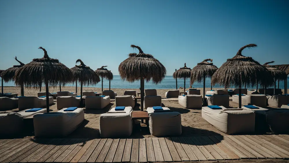Incluso en la playa consiguen crear una atmósfera sin igual donde relajarse y disfrutar al máximo del momento