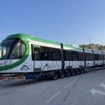 Así es el nuevo tren que ha llegado a los talleres y cocheras de Metro Málaga