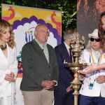 Carnero, Mar Sancho y Blanca Jiménez en la apertura del Festival Jaipur junto a su director Sanjoy K. Roy