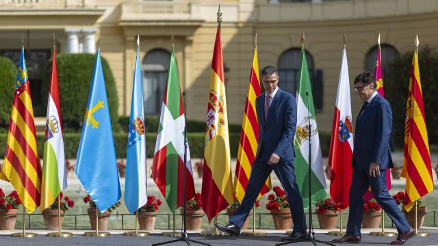 MADRID.-La Conferencia de Presidentes 'de los pinganillos' acaba sin acuerdos y con las CCAA del PP pidiendo elecciones