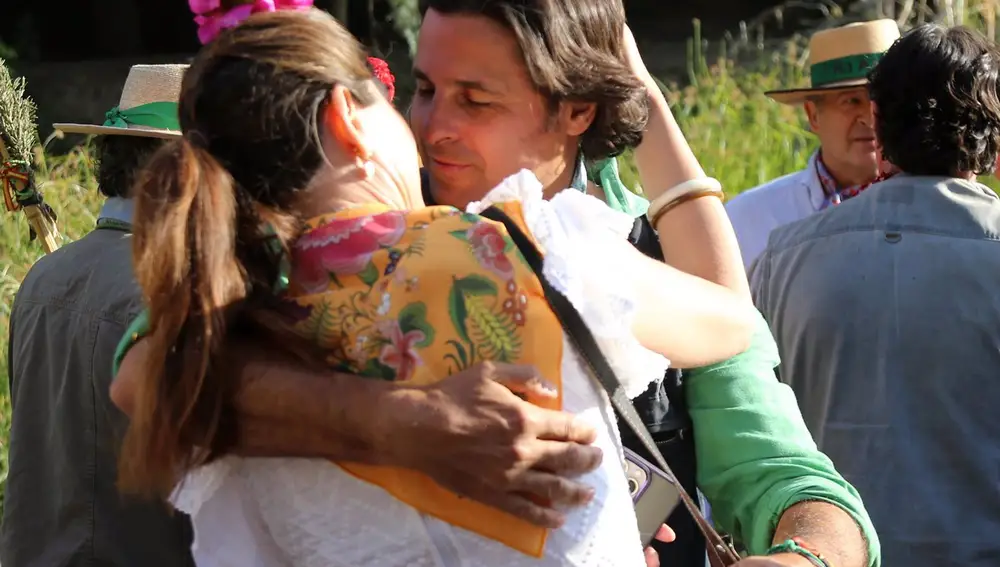 Francisco Rivera y Lourdes Montes, más cariñosos y apasionados que nunca durante el camino al Rocío