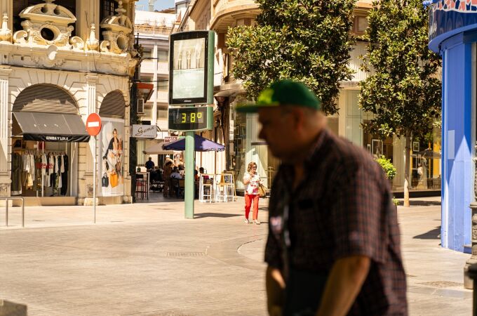 Un termómetro marca temperaturas cerca de 40º en Córdoba