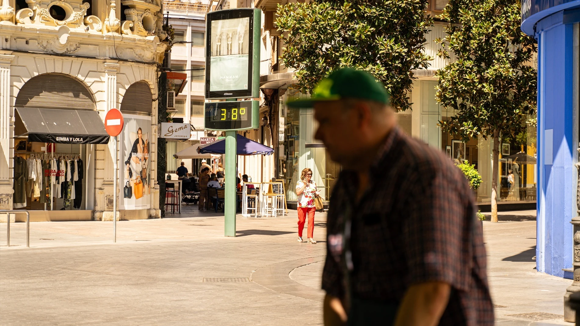 Un termómetro marca temperaturas cerca de 40º en Córdoba