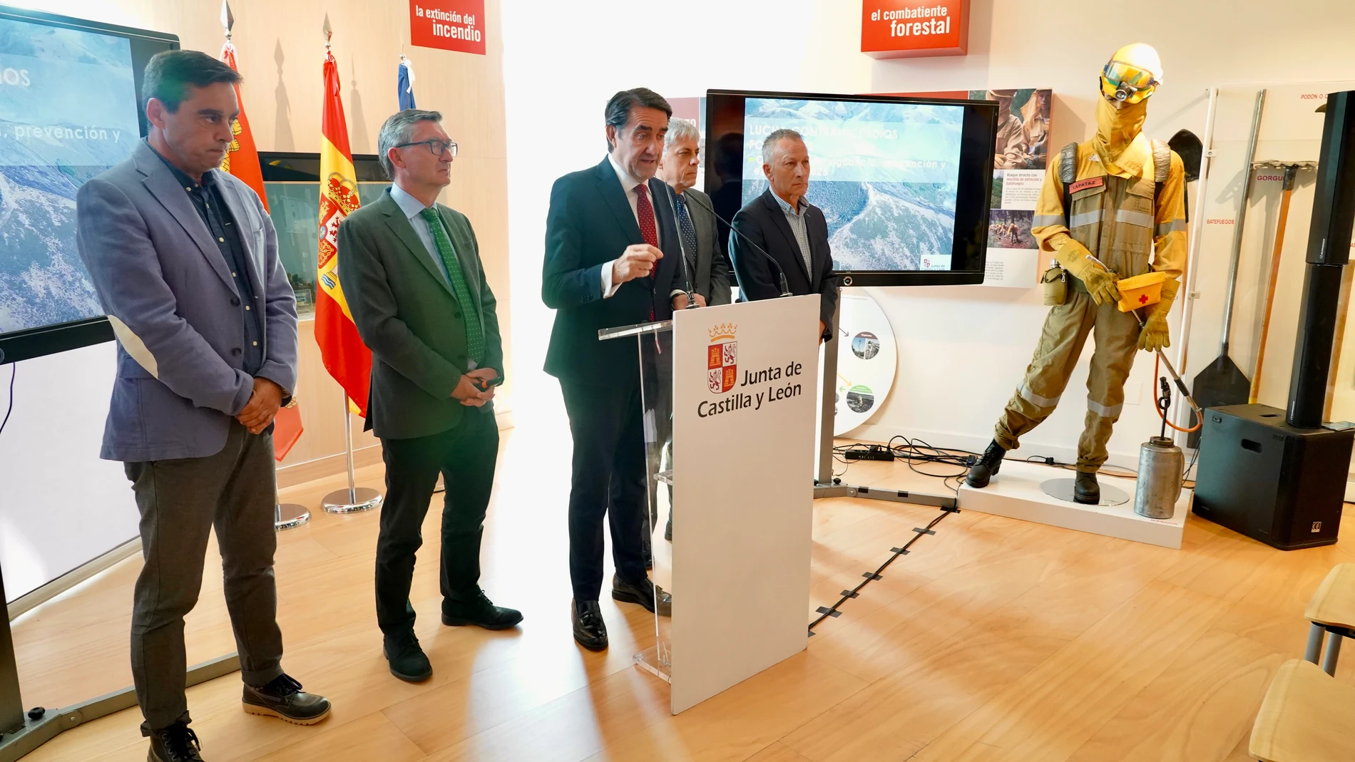 Suárez-Quiñones presenta la campaña ante incendios de la Junta