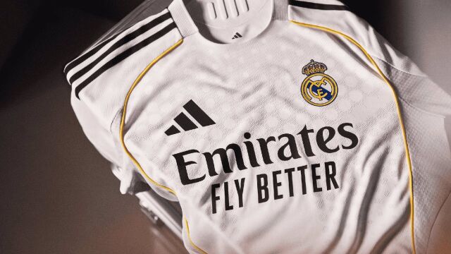 MADRID.-El Bernabéu inspira la camiseta de local del Real Madrid para la temporada 2025-2026