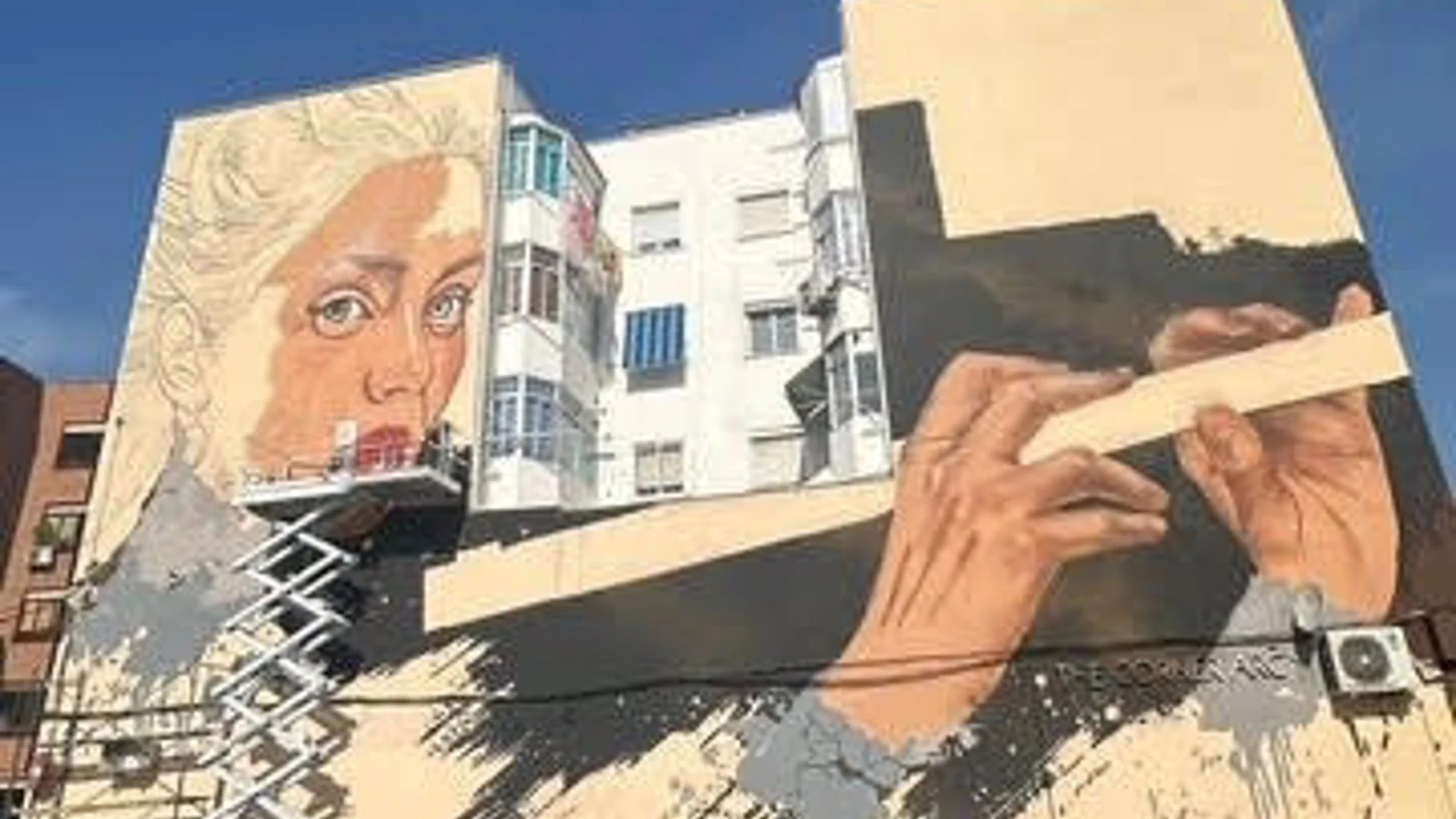 Imagen del proceso de creación del mural de Sfhir
