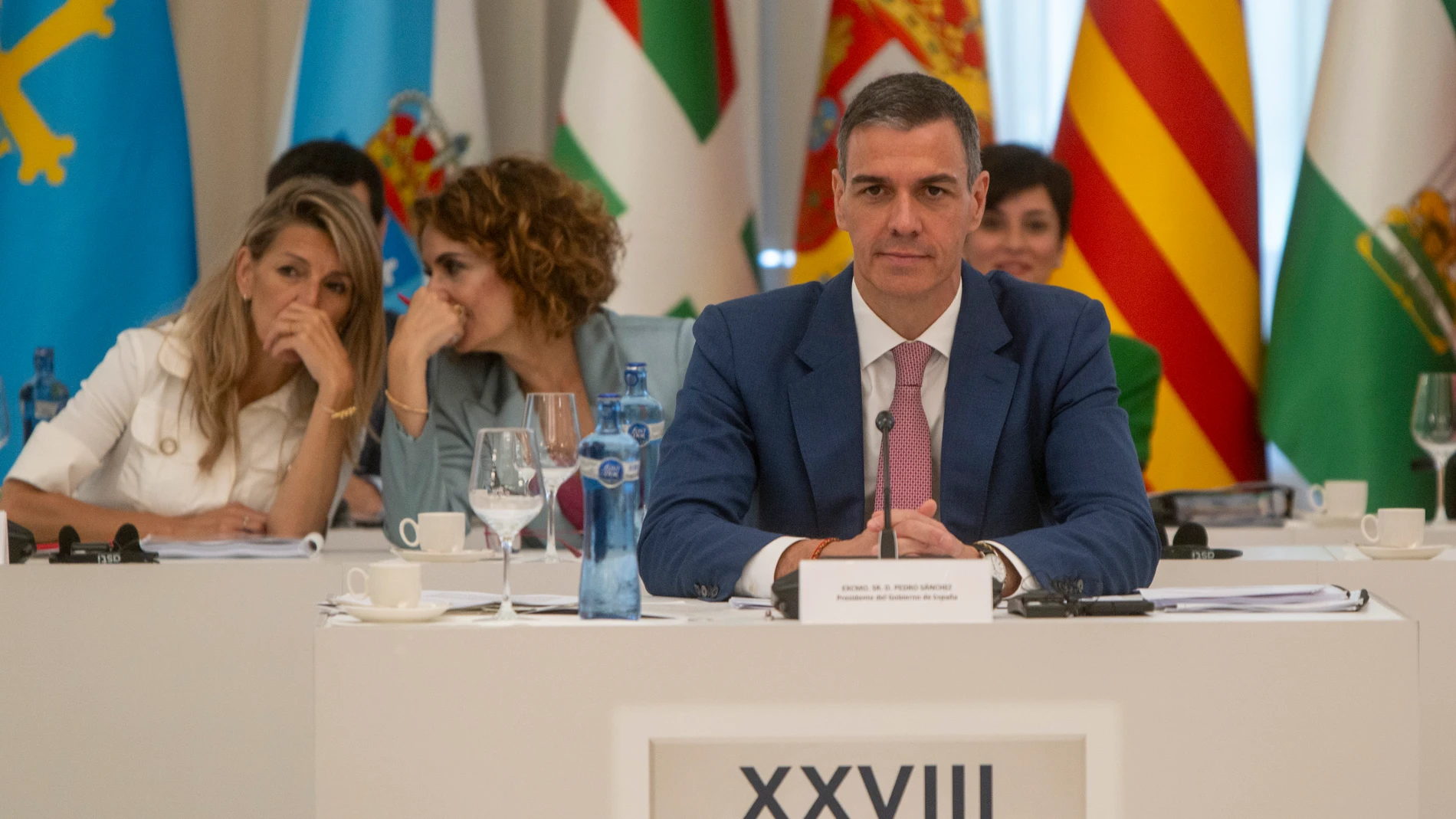 El presidente del Gobierno, Pedro Sánchez, preside la XXVIII Conferencia de Presidentes, en Palau de Pedralbes de Barcelona, a 6 de junio de 2025, en Barcelona, Catalunya (España). Durante la conferencia se abordarán los 16 puntos de la agenda, ampliada tras la inclusión de las demandas de las Comunidades Autónomas, que contemplan entre otros asuntos la reforma de la financiación autonómica, el control de fronteras, la política migratoria, el acceso a la vivienda, la situación energética y la...