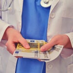 En España y muchos países de Europa, se tiende a relacionar las personas ricas con la educación privada, aunque una nación de la OCDE tiene el efecto contrario, pese a sus resultados