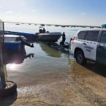 Incautación de una narcolancha en la playa de Adra