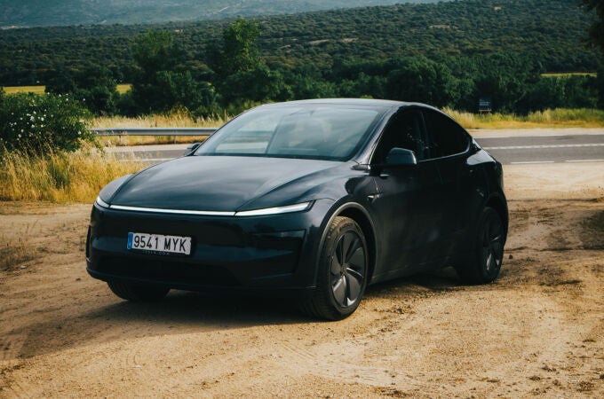 Frontal del Tesla Model Y de 2025