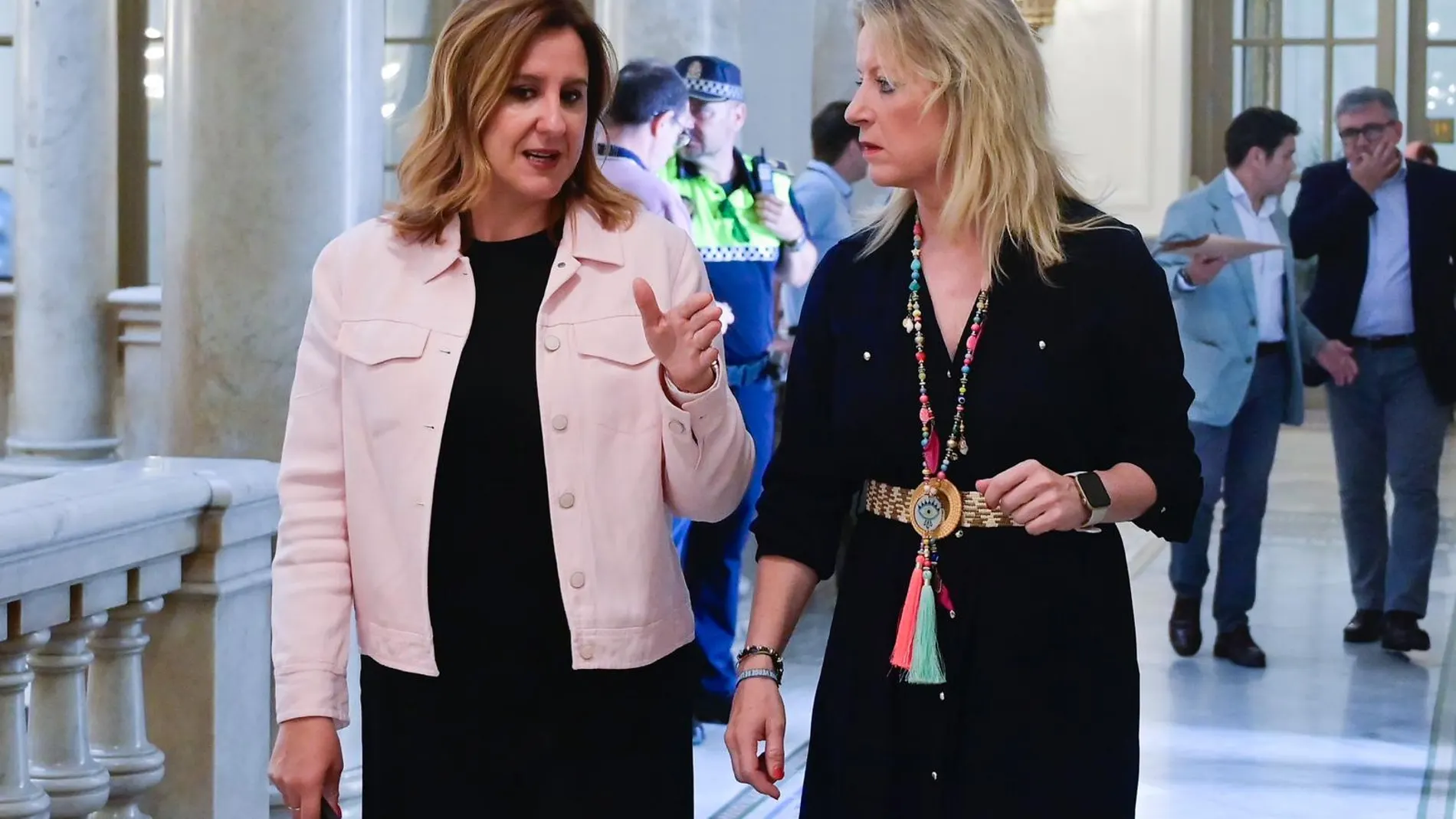 Las alcaldesa de Valencia y Xirivella, María José Catalá y Paqui Bartual