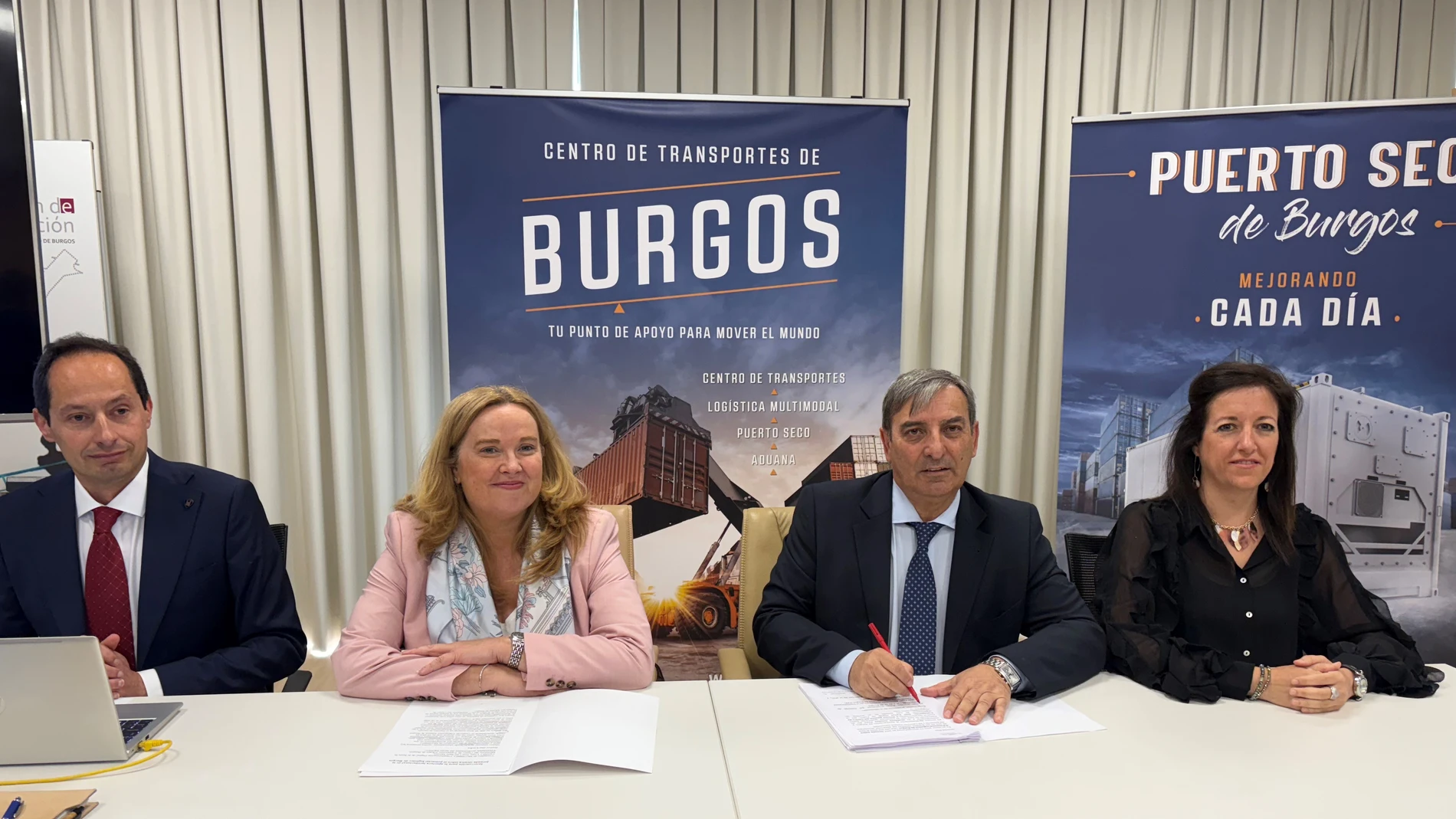 Sans Merino junto a Cristina Ayala en el foro celebrado en Burgos