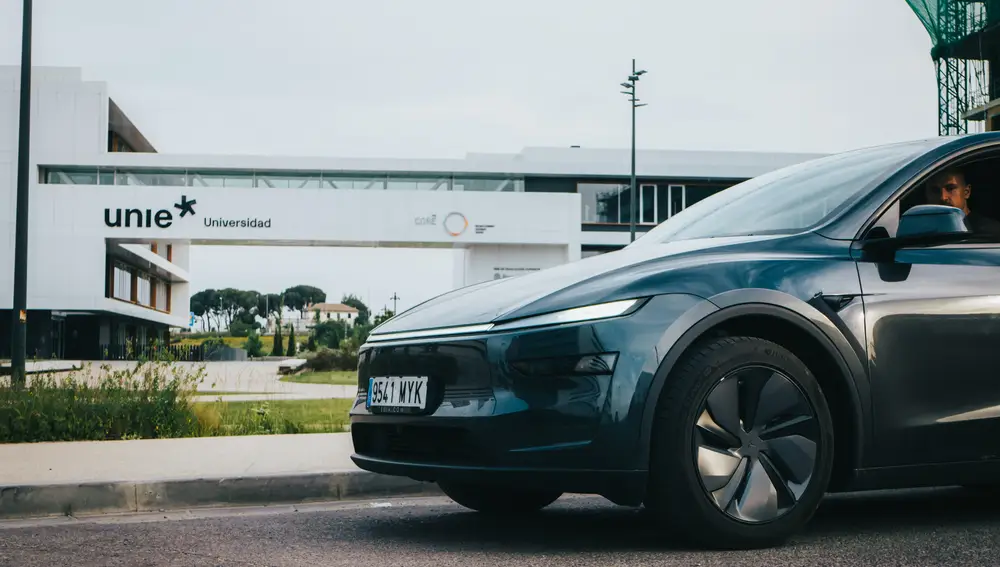 Detalle del frontal del Tesla Model Y