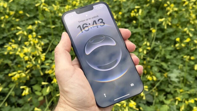 iPhone 16e