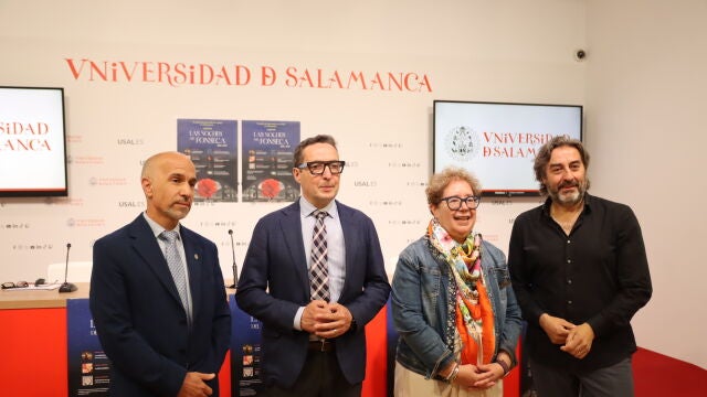El rector de la Usal, Juan Manuel Corchado, presenta "Las Noches del Fonseca"