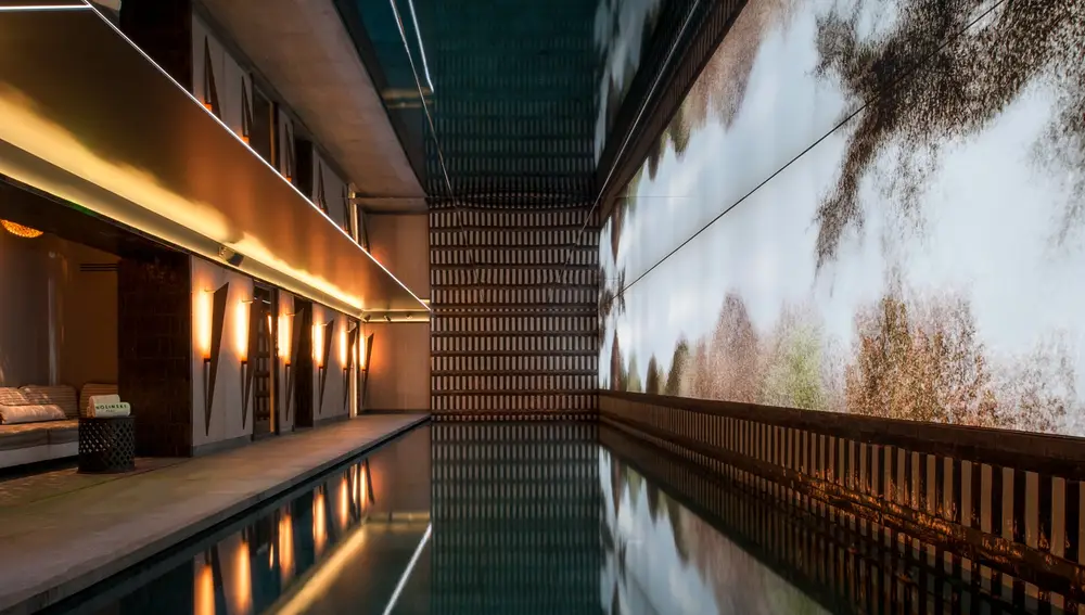 Spa y piscina del Hotel Nolinski Paris
