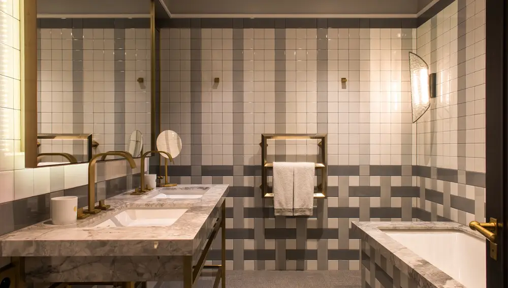 Baño de una de las habitaciones del Hotel Nolinski Paris
