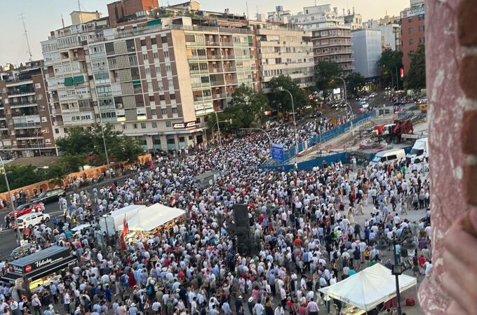 Morante corta las calles de Madrid y se lo llevan al Wellington en hombros desde Las Ventas