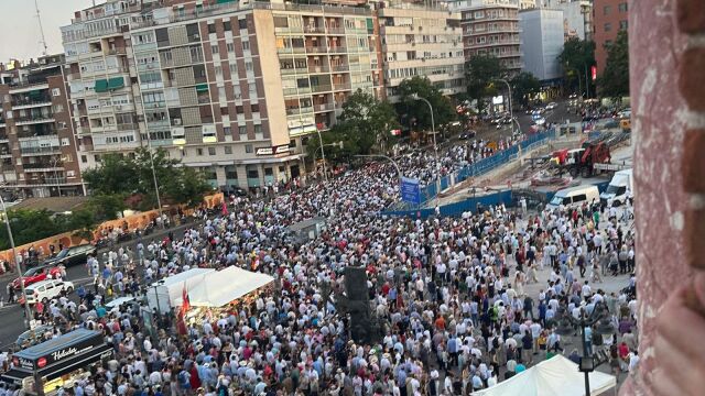 Morante corta las calles de Madrid y se lo llevan al Wellington en hombros desde Las Ventas