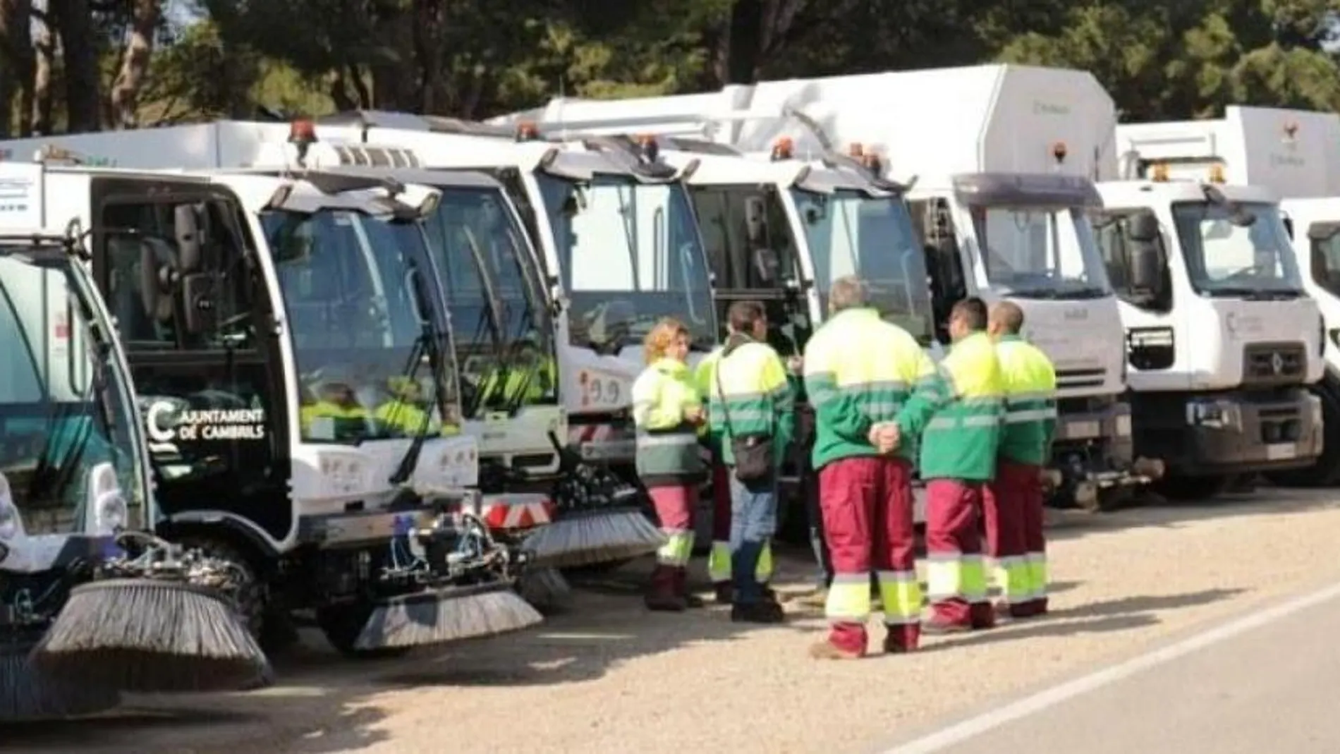 Operarios de limpieza del municipio