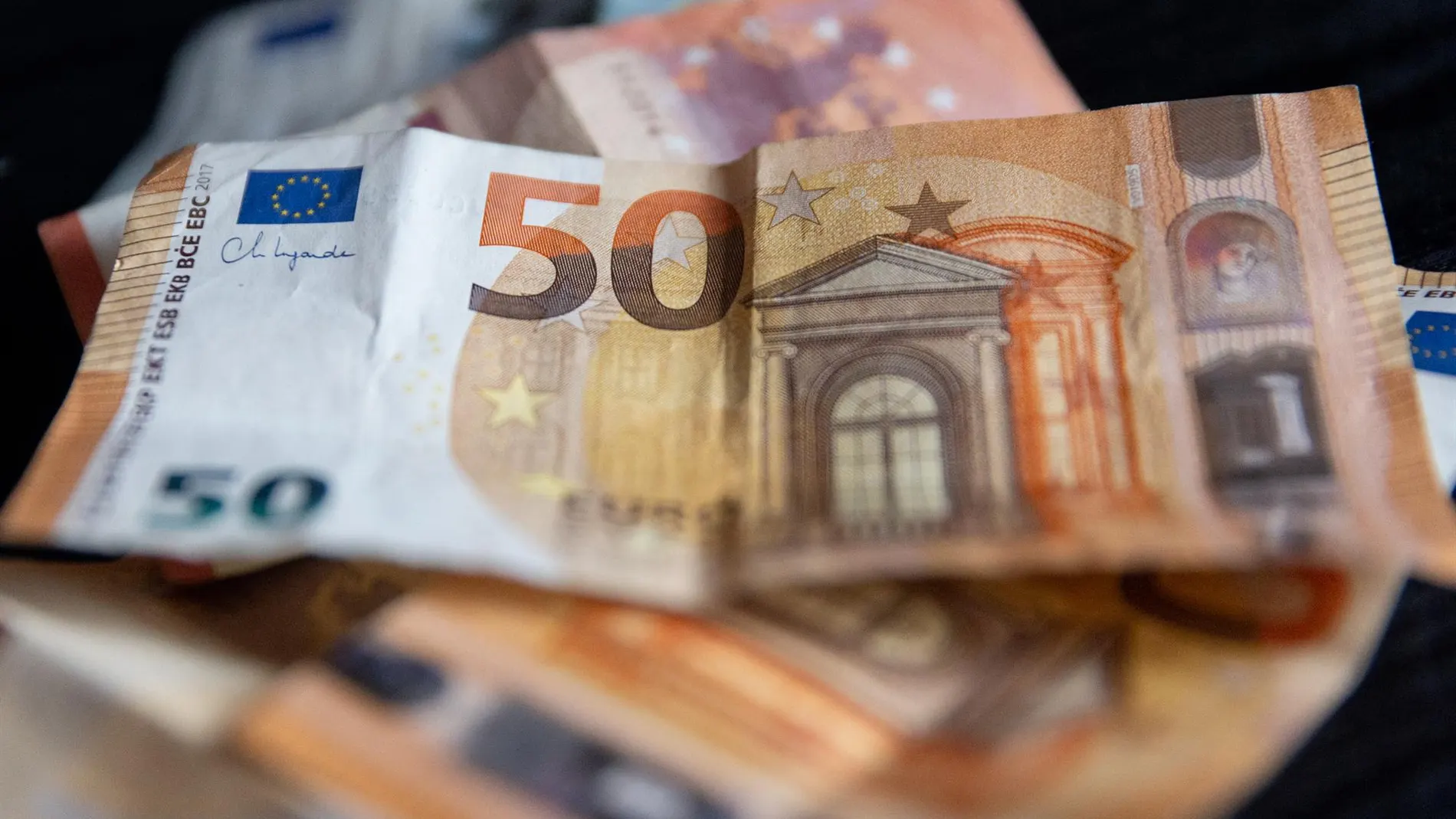 Madrid Foro Empresarial reclama elevar el límite de pago en efectivo hasta 3.000 euros por el alza de precios