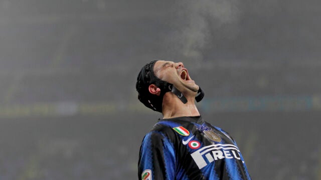 Soccer Inter Milan Chivu