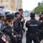 Policías en las Tres Mil Viviendas de Sevilla