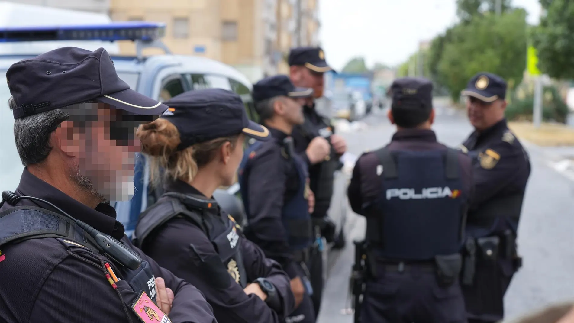 Policías en las Tres Mil Viviendas de Sevilla