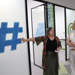 Isabel Blanco visitando las instalaciones de la Fundación Once en Madrid