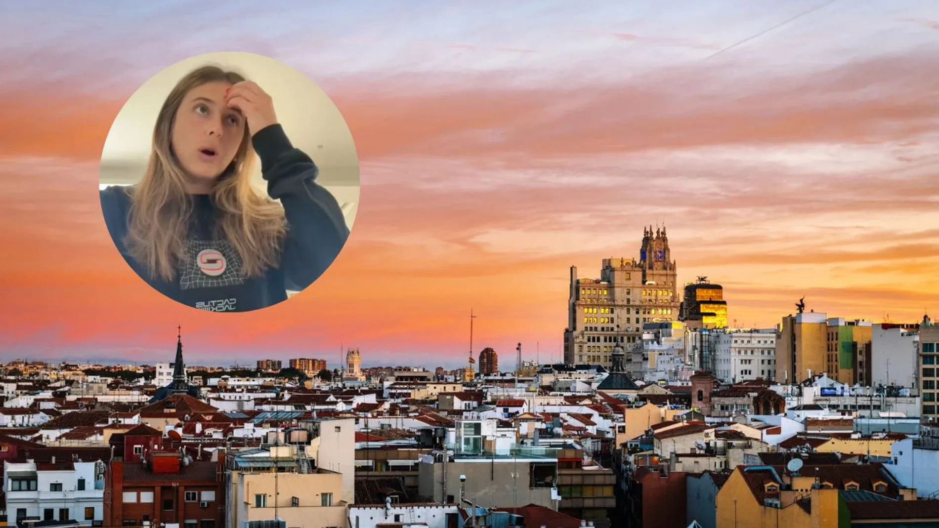 Una influencer en la ciudad de Madrid
