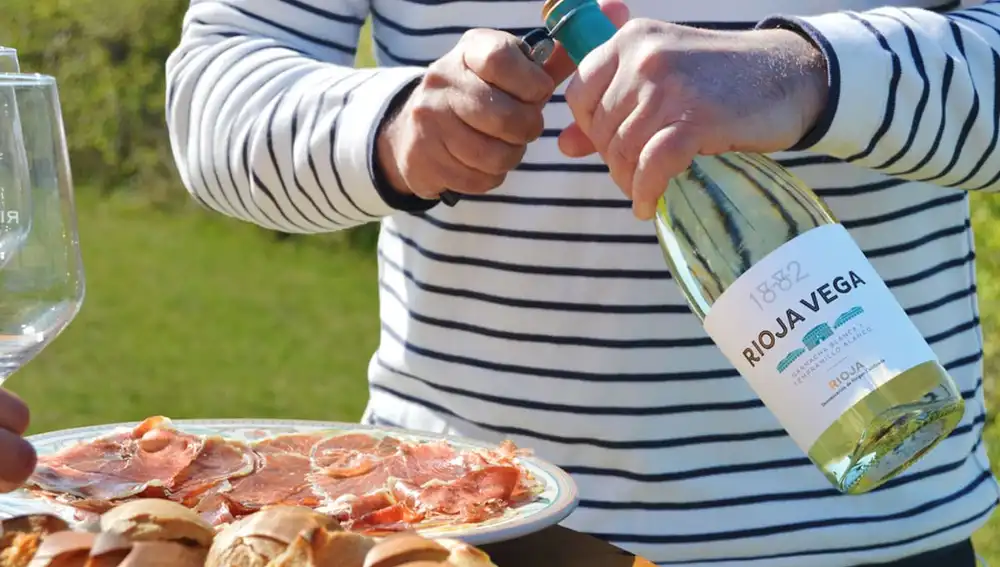 Este verano, disfruta del vino blanco en cualquier ocasión.