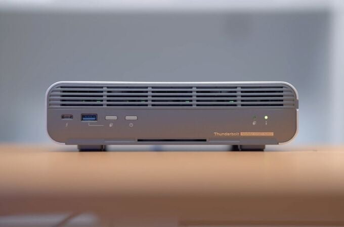 QNAP TBS-h574TX, análisis: el NASbook perfecto para creadores de contenido