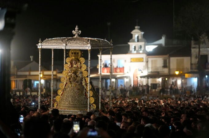 Salida de la Virgen del Rocío (Huelva)