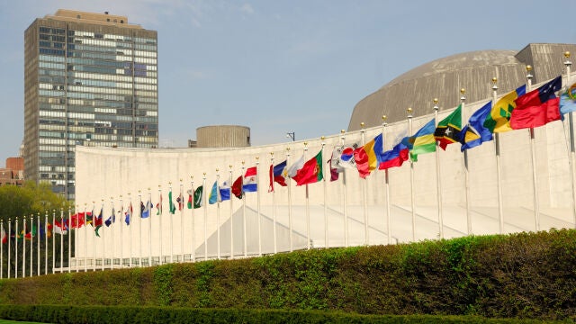 Son 193 países reconocidos por la ONU, así como dos en "Estados en observación" (Ciudad del Vaticano y Palestina), y aunque España reconoce este territorio, no considera a Kosovo y otras naciones