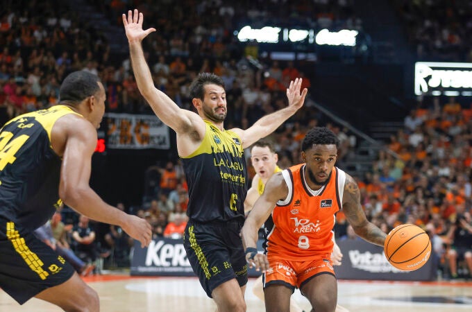Jean Montero volvió a ser el máximo anotador del Valencia Basket