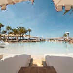 Destino Five Ibiza reabre sus puertas convertido en un cinco estrellas 