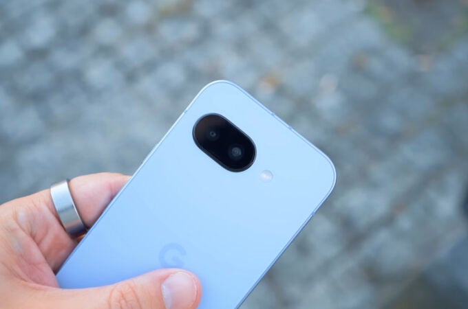 El Google Pixel 9a tiene una cámara principal de 48 megapíxeles con tecnología Dual Pixel